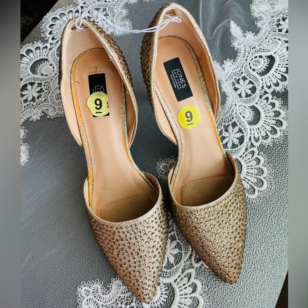 Jones New York Gold Women's Shoes - Picture 2 of 4